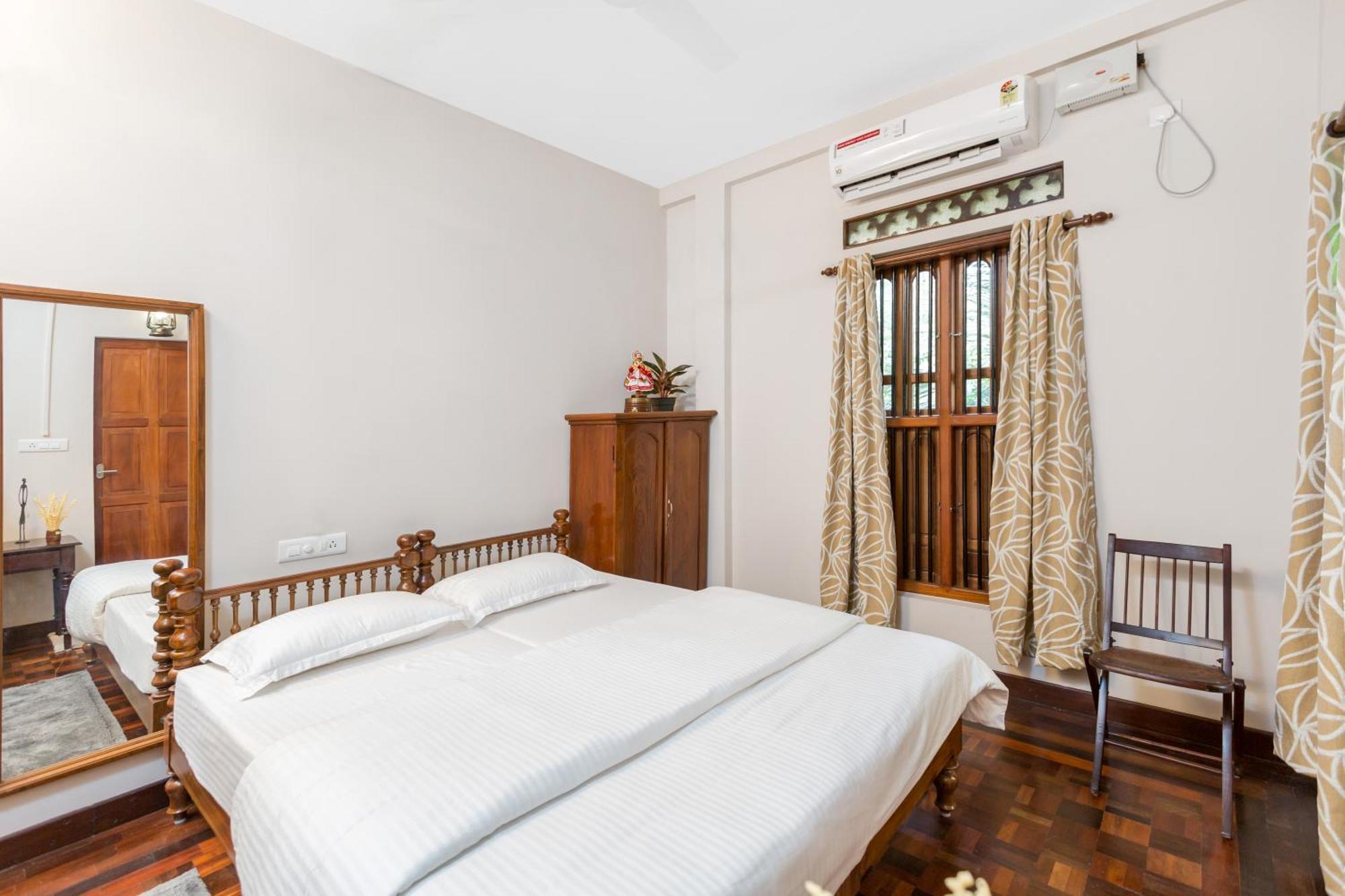 Kumarakom Wood Castle Serviced Appartments ภายนอก รูปภาพ