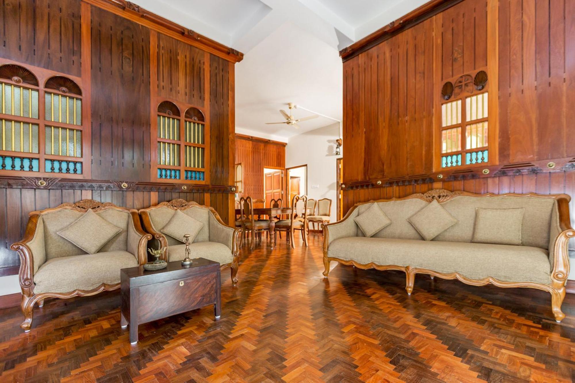 Kumarakom Wood Castle Serviced Appartments ภายนอก รูปภาพ