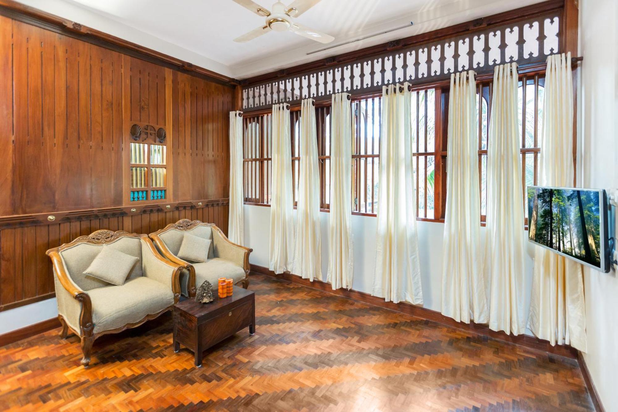 Kumarakom Wood Castle Serviced Appartments ภายนอก รูปภาพ